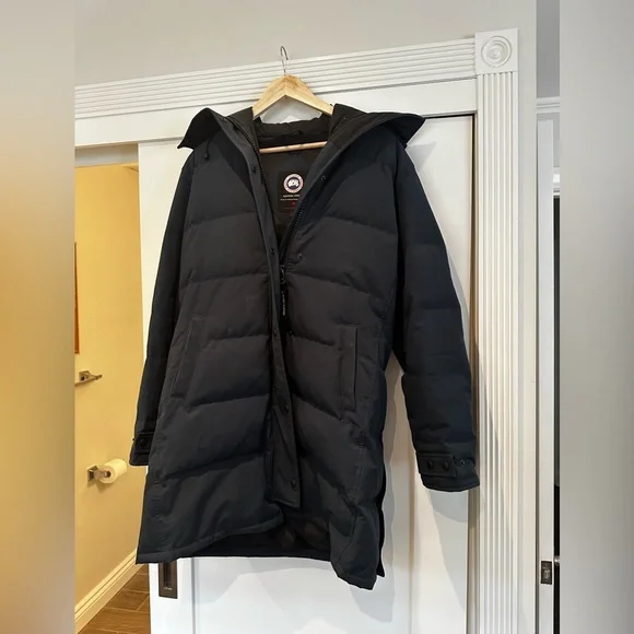 Canada Goose Shelburne Parka, Navy, size L, no fur trim, excellent condition - Picture 3 of 10